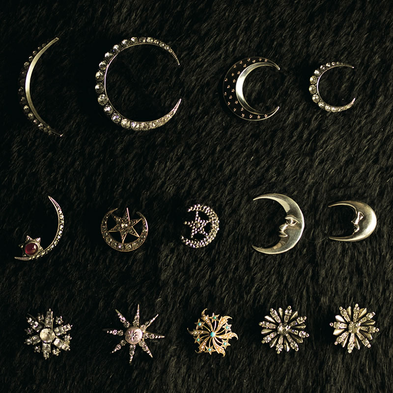 Star and moon jewelry   (gold/silver/metal)1800s-1950s England